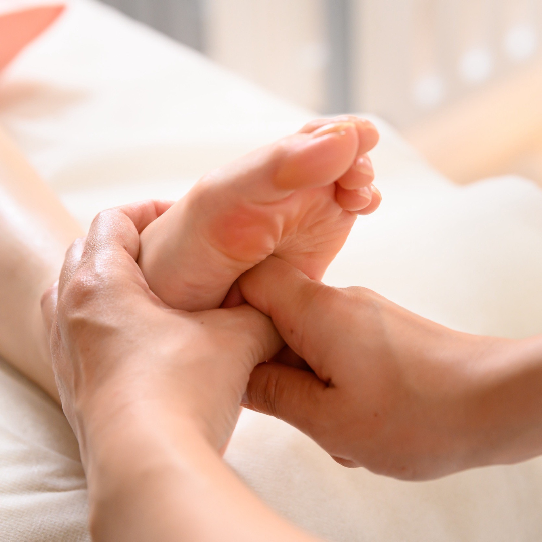 クリスマス・クラフトパーティー「痛くな足つぼマッサージ」