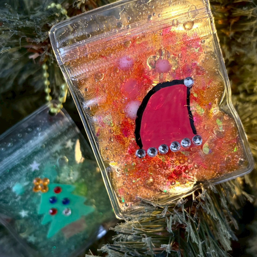 クリスマス・ワークショップ「ボンボンドロップぷにぷにスライムキーホルダー」