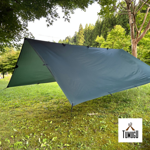 ブルーシートシェルター　タープ テント展示　ダンボールベッド
